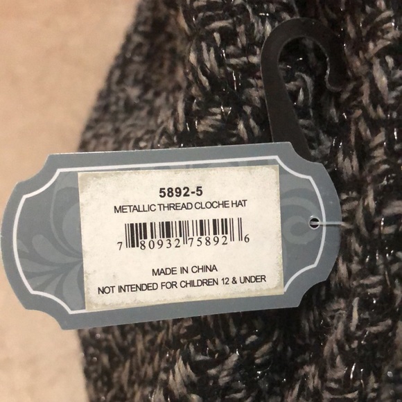 Women’s Hat - Picture 3 of 3